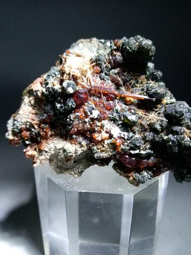 Grossular (variety hessonite), Vesuvianite, Clinochlore<br />Bellecombe, Châtillon, Aosta Valley (Val d'Aosta), Italy<br />54,5 x 41 mm<br /> (Author: Sante Celiberti)