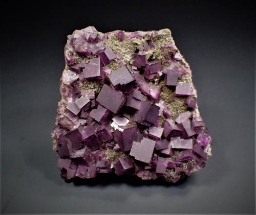 Fluorite<br />Denton Mine, Goose Creek Mine group, Harris Creek Sub-District, Hardin County, Illinois, USA<br />127 mm x 102 mm  x 33 mm<br /> (Author: Don Lum)