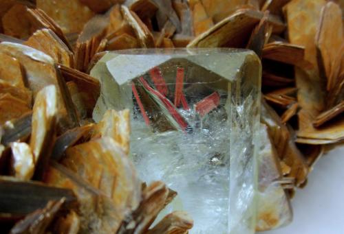 Aquamarine, Muscovite<br />Chumar Bakhoor, Hunza Valley, Nagar District, Gilgit-Baltistan (Northern Areas), Pakistan<br />FOV 5 cm<br /> (Author: Tobi)