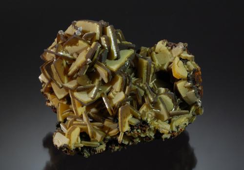 Wulfenite<br />Ojuela Mine, Mapimí, Municipio Mapimí, Durango, Mexico<br />5.0 cm x 6.0 cm.<br /> (Author: Michael Shaw)