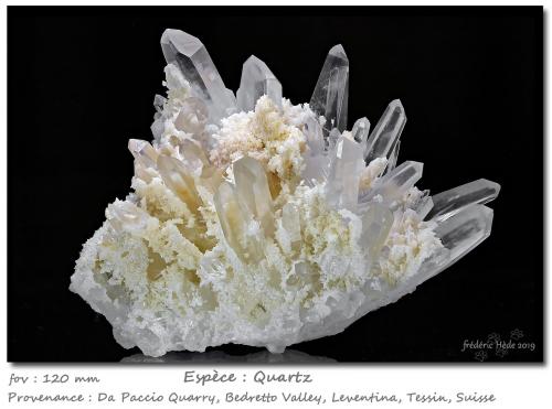 Quartz<br />Da Paccio Quarry, Novena pass area, Bedretto Valley, Leventina, Ticino (Tessin), Switzerland<br />fov 120 mm<br /> (Author: ploum)