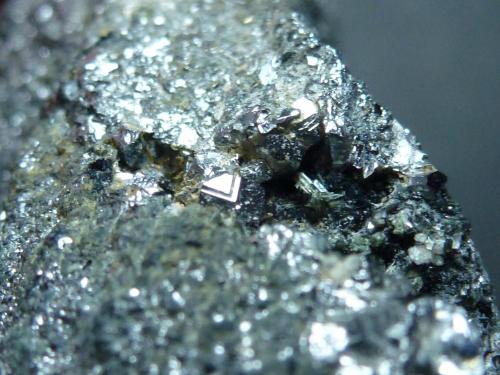 Lollingita, Diópsido<br />Monchi Mine, Sierra del Cordel, Burguillos del Cerro, Comarca Zafra-Río Bodión, Badajoz, Extremadura, Spain<br />6 x 4 cm.<br /> (Autor: javier ruiz martin)