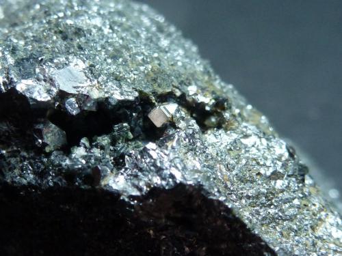 Lollingita, Diópsido<br />Monchi Mine, Sierra del Cordel, Burguillos del Cerro, Comarca Zafra-Río Bodión, Badajoz, Extremadura, Spain<br />6 x 4 cm.<br /> (Autor: javier ruiz martin)