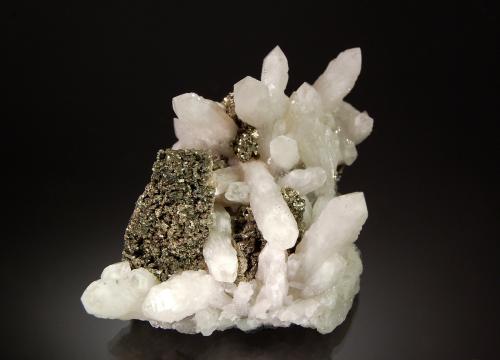 Pyrite pseudo after Pyrrhotite<br />Mina Herja, Chiuzbaia, Baia Sprie, Maramures, Rumanía<br />3.0 cm x 5.0 cm x 8.0 cm<br /> (Author: Michael Shaw)