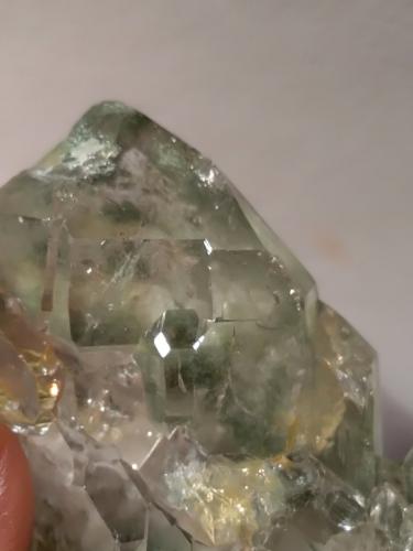 Quartz (variety faden), Chlorite (Group)<br />Triolet Glacier, Ferret Valley, Les Grandes Jorasses Massif, Courmayeur, Aosta Valley (Val d'Aosta), Italy<br />61 x 37 mm<br /> (Author: Sante Celiberti)