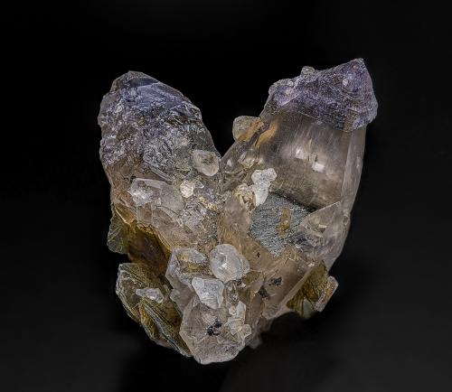 Quartz, Calcite, Muscovite, Pyrite<br />Hiddenite, Alexander County, North Carolina, USA<br />9.5 x 7.7 cm<br /> (Author: am mizunaka)