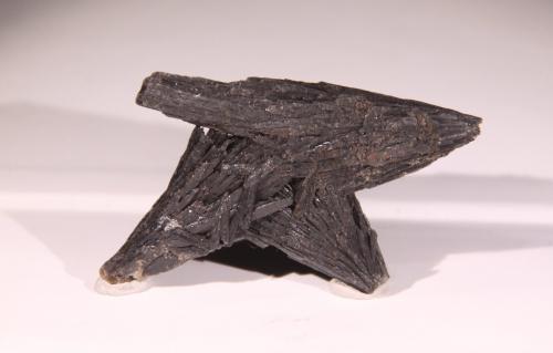 Kyanite<br />Ribeirão das Folhas, Minas Novas, Vale do Jequitinhonha, Minas Gerais, Brazil<br />73mm x 43mm x 11mm<br /> (Author: Firmo Espinar)