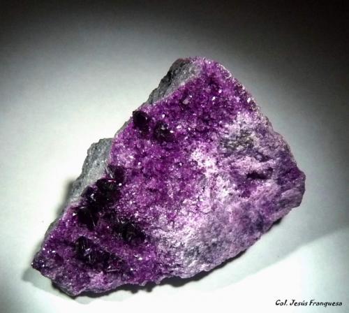 Clinocloro (variedad clinocloro crómico / kämmererita)<br />Mina Kop Krom, Kop Daglari, Provincia Erzurum, Región Anatolia Oriental, Turquía<br />60x30 mm.<br /> (Autor: Jesus Franquesa Baucells)