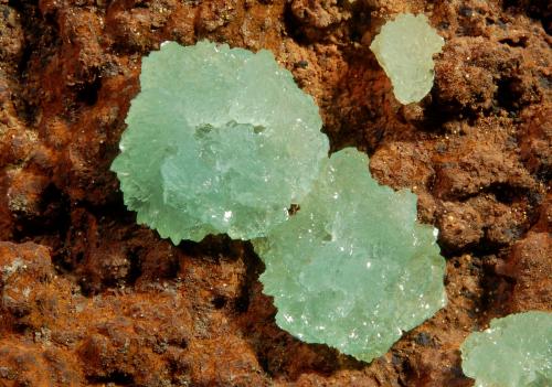 Smithsonite<br />Mapimí, Municipio Mapimí, Durango, Mexico<br />FOV ~ 4.0 cm<br /> (Author: Michael Shaw)