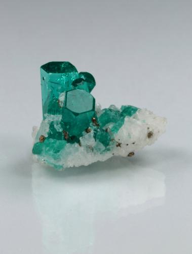 Beryl (variety emerald), Pyrite, Albite (variety cleavelandite)<br />Chivor mining district, Porvenir Mine, Municipio Chivor, Eastern Emerald Belt, Boyacá Department, Colombia<br />17mm x 12mm x 12mm, main xl=9mm<br /> (Author: Fiebre Verde)