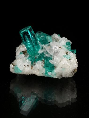 Beryl (variety emerald), Pyrite, Albite (variety cleavelandite)<br />Chivor mining district, Porvenir Mine, Municipio Chivor, Eastern Emerald Belt, Boyacá Department, Colombia<br />19mm x 13mm x 20mm, main xl=9mm<br /> (Author: Fiebre Verde)