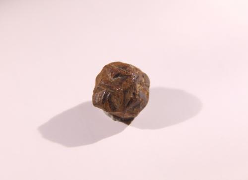 Goethite<br />Gachalá mining district, Municipio Gachalá, Eastern Emerald Belt, Cundinamarca Department, Colombia<br />9mm diameter.<br /> (Author: Firmo Espinar)