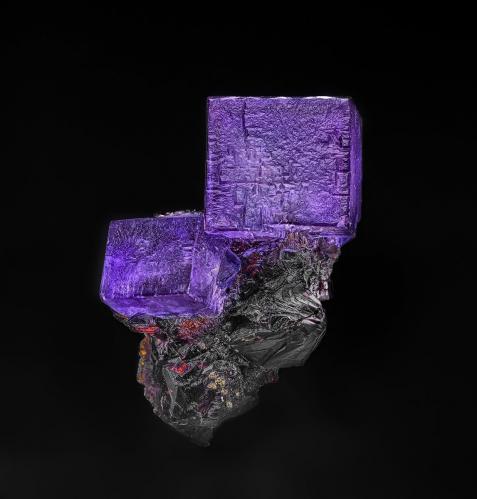 Fluorite, Sphalerite<br />Elmwood Mine, Carthage, Central Tennessee Ba-F-Pb-Zn District, Smith County, Tennessee, USA<br />4.3 x 2.8 cm<br /> (Author: am mizunaka)