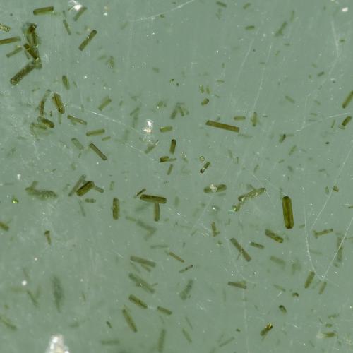 Quartz, Epidote<br />Departamento Cauca, Colombia<br />17,6 x 7,4 x 5,6 cm<br /> (Author: Bergur_E_Sigurdarson)