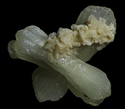 Stilbite-Ca<br />Savada, Dharangaon, Distrito Jalgaon, Maharashtra, India<br />45 x 20 x 40<br /> (Author: Rob Schnerr)