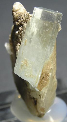 Berilo<br />Valle Shigar, Distrito Shigar, Gilgit-Baltistan (Áreas del Norte), Paquistán<br />2,5 x 1,5 x 1 cm (cristal 1,6 x 0,7 cm)<br /> (Autor: Frederic Varela)