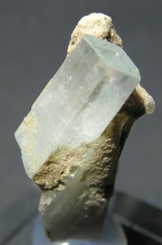 Berilo<br />Valle Shigar, Distrito Shigar, Gilgit-Baltistan (Áreas del Norte), Paquistán<br />2,5 x 1,5 x 1 cm (cristal 1,6 x 0,7 cm)<br /> (Autor: Frederic Varela)