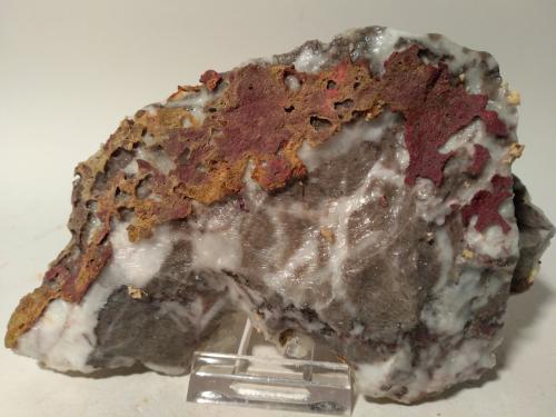 Celestina, Cinabrio<br />Pietrineri Mine, Amiata Mountain, Castiglion d'Orcia, Siena Province, Tuscany, Italy<br />150 x 95 mm<br /> (Autor: Sante Celiberti)