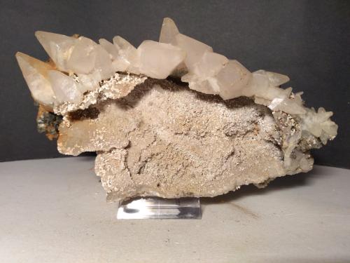 Calcita (Var: Mangano), Pirita, Esfalerita, Dolomita, Cuarzo<br />Gavorrano Mine, Gavorrano, Grosseto Province, Tuscany, Italy<br />180 x 90 mm<br /> (Autor: Sante Celiberti)