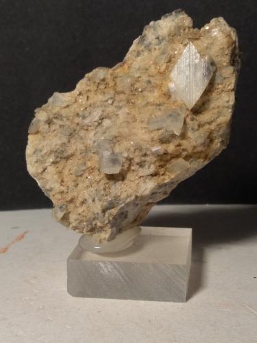 Orthoclase (variey adularia)<br />Glaciar Miage, Valle Veny, Macizo Monte Bianco (Macizo Mont Blanc), Courmayeur, Valle de Aosta (Val d'Aosta), Italia<br />65 x 42 mm<br /> (Author: Sante Celiberti)