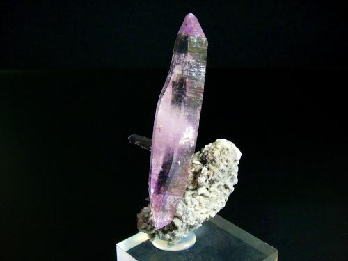 Cuarzo (variedad amatista)<br />Cerro de la Concordia, Piedra Parada (Las Vigas), Municipio Tatatila, Veracruz (Veracruz de Ignacio de la Llave), México<br />7 x 3 cm.<br /> (Autor: Antonio P. López)