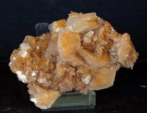 Calcita<br />Cantera Cruz dos Meninos, Santa Maria, Estremoz, Distrito Évora, Província Alentejo Central, Región Alentejo, Portugal<br />8.5 x 6 cm<br /> (Autor: Pedro Antonio)