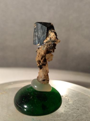 Ilvaita, Cuarzo<br />Campiglia Marittima, Campigliese, Livorno Province, Toscana, Italy<br />23 mm<br /> (Autor: Sante Celiberti)