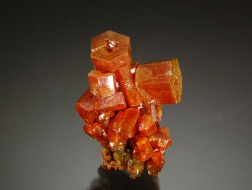 Vanadinite<br />Mina San Carlos (Mina Apex), San Carlos, Municipio Manuel Benavides, Chihuahua, México<br />2.0 cm x 2.5 cm<br /> (Author: Michael Shaw)