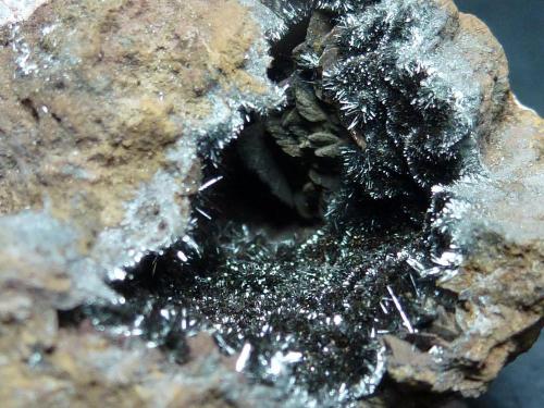 Pirolusita<br />Barranco del Francés, Sierra Almagrera, Cuevas del Almanzora, Comarca Levante Almeriense, Almería, Andalusia, Spain<br />4 x 4 cm.<br /> (Autor: javier ruiz martin)