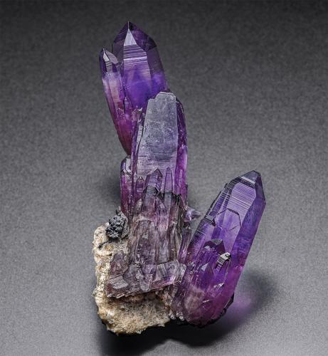 Quartz (variety amethyst)<br />La Sorpresa Mine, Amatitlán, Municipio Eduardo Neri, Guerrero, Mexico<br />8.4 x 4.5 cm<br /> (Author: am mizunaka)