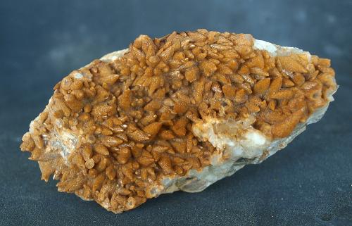 Calcita<br />Cantera Casablanca, Lloma Alta, Les Boqueres, San Vicente del Raspeig/Sant Vicent del Raspeig, Comarca Campo de Alicante, Alicante / Alacant, Comunidad Valenciana / Comunitat Valenciana, España<br />10 x 5 cm<br /> (Autor: Pedro Antonio)