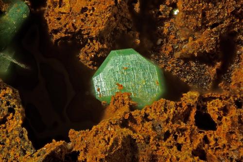 Torbernita<br />Mina La Virgen, Andújar, Comarca de la Campiña, Jaén, Andalucía, España<br />Cristal 1mm<br /> (Autor: Jorgina-Agusti-Màrius)