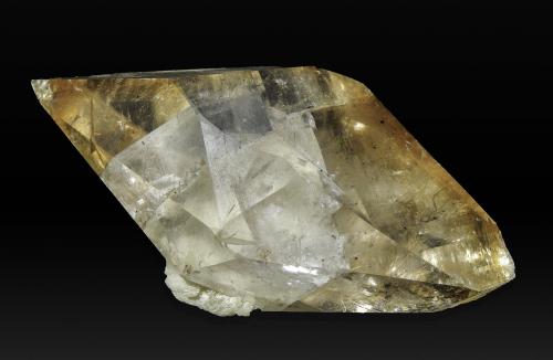 Calcite<br />Elmwood Mine, Carthage, Central Tennessee Ba-F-Pb-Zn District, Smith County, Tennessee, USA<br />85 x 50 x 40 mm<br /> (Author: Rob Schnerr)
