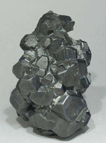 Bournonita<br />Les Malines mining district, Saint-Laurent-le-Minier, Le Vigan, Gard Department, Occitanie, France<br />2,0 x 1,7 cm.<br /> (Autor: Carles)