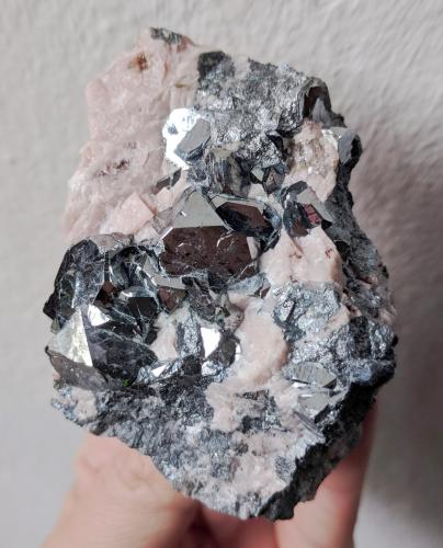 Skutterudita<br />Aït Ahmane, Agdz, Bou Azzer mining district, Zagora Province, Drâa-Tafilalet Region, Morocco<br />5,0 x 7,0 cm.<br /> (Autor: Carles)