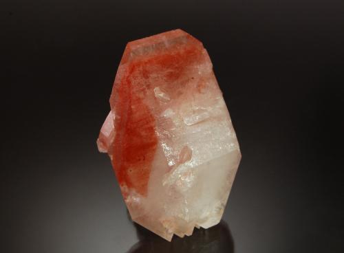 Quartz<br />Ambatofinandrahana, Distrito Ambatofinandrahana, Región Amoron'i Mania, Provincia Fianarantsoa, Madagascar<br />3.6 cm x 5.7 cm<br /> (Author: Michael Shaw)