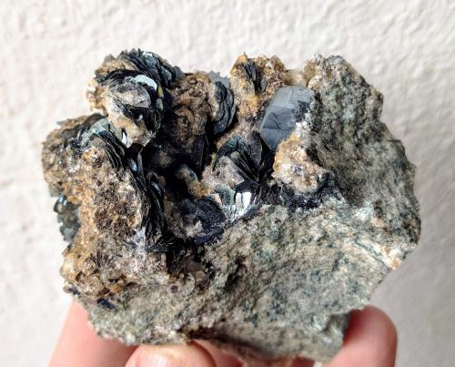 Hematites<br />Zona Imilchil, Anti-Atlas, Provincia Er Rachidia, Región Drâa-Tafilalet, Marruecos<br />7,2 x 4,0 cm.<br /> (Autor: Carles)