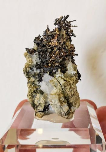 Allargentum, Calcita<br />Bouismas Mine, Agdz, Bou Azzer mining district, Zagora Province, Drâa-Tafilalet Region, Morocco<br />2,7 x 5,2 cm.<br /> (Autor: carles)