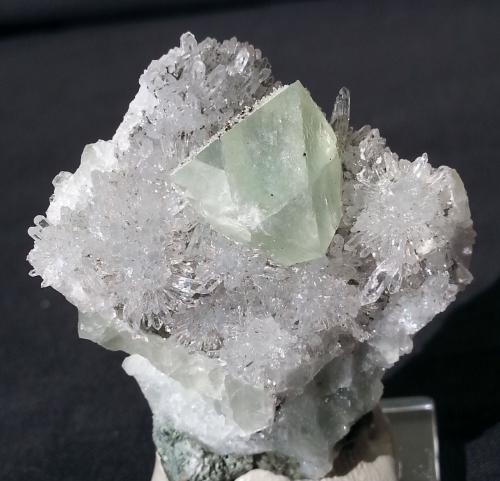 Fluorite with Quartz and Pyrite<br />Baimashan tunnel (construction site), Qianbaxia, Wuyishan, Nanping Prefecture, Fujian Province, China<br />4 x 4 cm<br /> (Author: Volkmar Stingl)