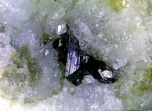 Freibergita<br />Mina Santa Catalina, Hiendelaencina, Comarca Serranía de Guadalajara, Guadalajara, Castilla-La Mancha, España<br />Cristal de 3 mm.<br /> (Autor: Antonio P. López)