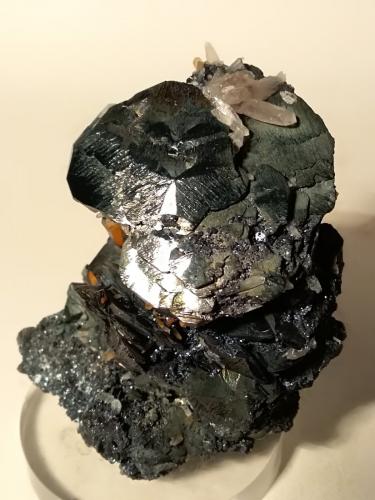 Hematites, Cuarzo<br />Mina Rio (Mina Rio Marina), realce Valle Giove, Rio Marina, Isla de Elba, Provincia Livorno, Toscana, Italia<br />83 x 66 mm<br /> (Autor: Sante Celiberti)
