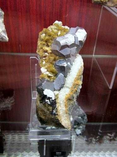 Galena, Siderite<br />Neudorf, Harzgerode mining district, Harz, Saxony-Anhalt/Sachsen-Anhalt, Germany<br />approx. 10 cm<br /> (Author: Tobi)