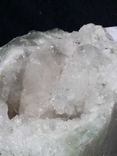 Calcite and Quartz<br />Baimashan tunnel (construction site), Qianbaxia, Wuyishan, Nanping Prefecture, Fujian Province, China<br />6 x 5 cm<br /> (Author: Volkmar Stingl)