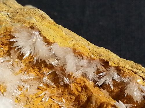 Aragonite<br />Grissianer Graben, Grissiano, Nalles (Nals), Autonomous Province South Tyrol, Trentino-Alto Adige (Trentino-Südtirol), Italy<br />9 x 7 cm<br /> (Author: Volkmar Stingl)