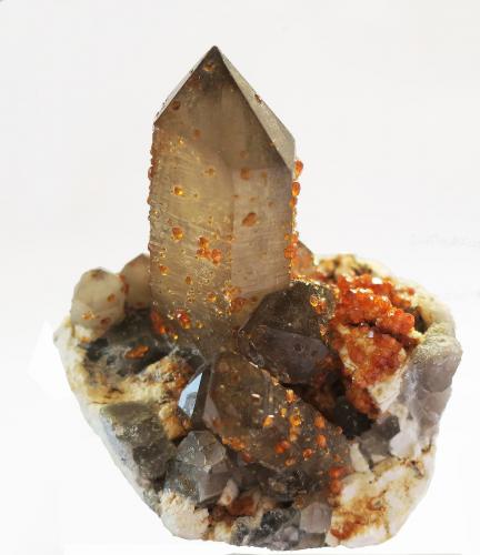 Quartz, Spessartine (Garnet Group), Feldspar<br />Tongbei, Yunxiao, Zhangzhou Prefecture, Fujian Province, China<br />9x7.5x6.5<br /> (Author: JoséMiguel)