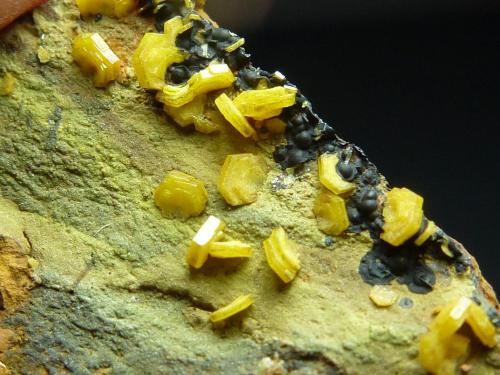 Mimetita, Beudantita<br />Filón Sur open pit, Minas de Tharsis, Tharsis, Alosno, Comarca El Andévalo, Huelva, Andalusia, Spain<br />3 x 3 cm.<br /> (Autor: javier ruiz martin)