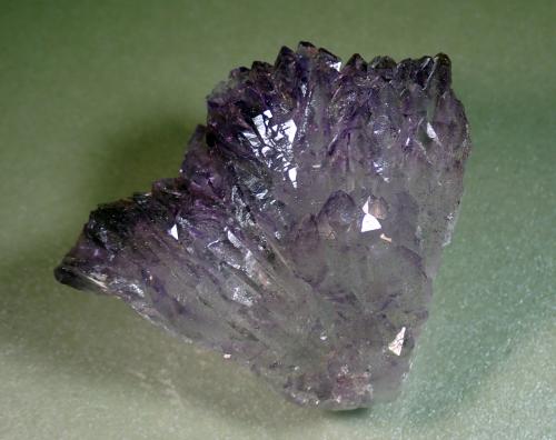 Cuarzo (variedad amatista)<br />Aravakurichi, Distrito Karur, Tamil Nadu, India<br />Medida: 5,4 x 4,7 x 1,8 cms<br /> (Autor: Joan Martinez Bruguera)