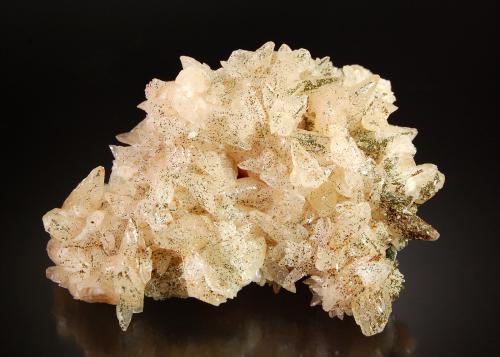 Calcite<br />Spivey Mine, Harris Creek Sub-District, Hardin County, Illinois, USA<br />6.6 cm x 7.9 cm x 10.1 cm.<br /> (Author: Michael Shaw)