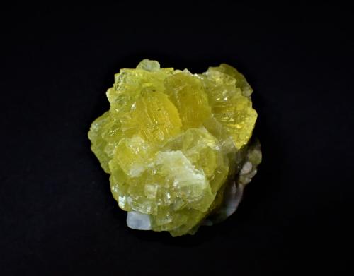 Prehnite, Calcite<br />Merelani, Montes Lelatema, Distrito Simanjiro, Región Manyara, Tanzania<br />47 mm x 47 mm x 42 mm<br /> (Author: Don Lum)