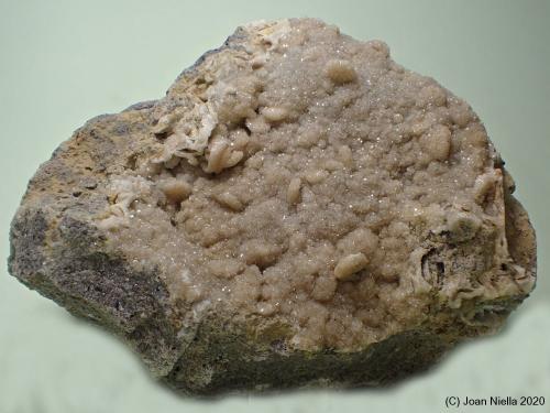 Clinoptilolita<br />Volcán Cabezo Negro de Zeneta, Murcia, Comarca Huerta de Murcia, Región de Murcia (Murcia), España<br />7 x 6 cm<br /> (Autor: Joan Niella)